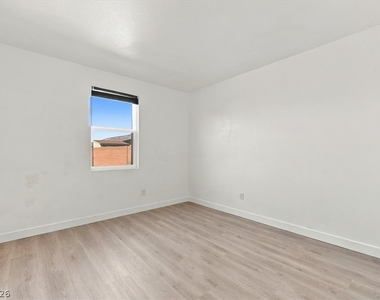 347 Basin Falls Street - Photo Thumbnail 7