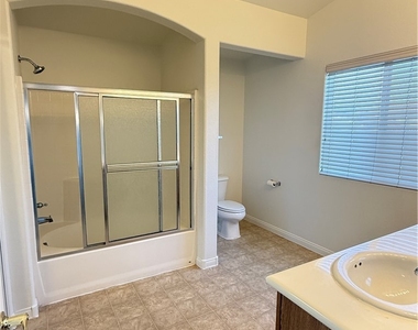 9744 Wailings Avenue - Photo Thumbnail 18