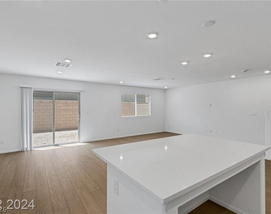 5323 Barcola Avenue - Photo Thumbnail 11