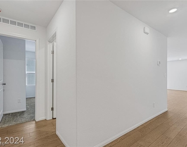 5323 Barcola Avenue - Photo Thumbnail 3