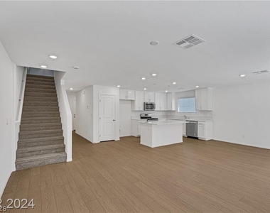 5323 Barcola Avenue - Photo Thumbnail 6