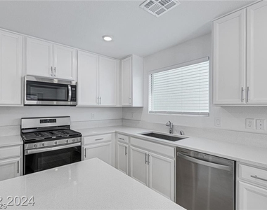 5323 Barcola Avenue - Photo Thumbnail 10