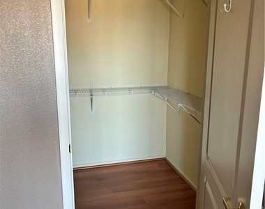 9901 Trailwood Drive - Photo Thumbnail 15