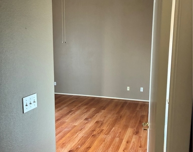 9901 Trailwood Drive - Photo Thumbnail 13