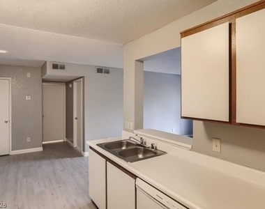 220 Mission Newport Lane - Photo Thumbnail 4
