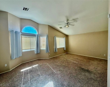 2467 Sheltered Meadows Lane - Photo Thumbnail 11