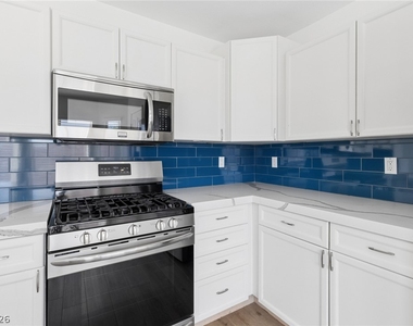 548 Aspen Leaf Street - Photo Thumbnail 18