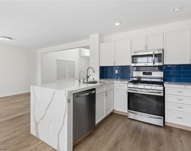 548 Aspen Leaf Street - Photo Thumbnail 16