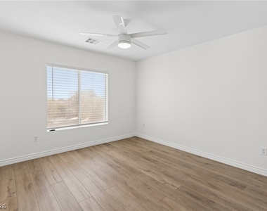548 Aspen Leaf Street - Photo Thumbnail 23