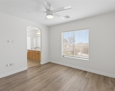 548 Aspen Leaf Street - Photo Thumbnail 24