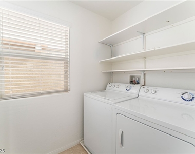 8941 Glass Gallery Court - Photo Thumbnail 18