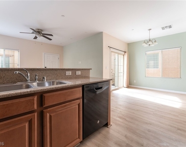 8941 Glass Gallery Court - Photo Thumbnail 7