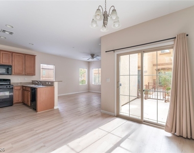 8941 Glass Gallery Court - Photo Thumbnail 4