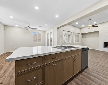 9613 Cherry Canyon Avenue - Photo Thumbnail 24