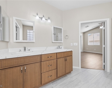 9613 Cherry Canyon Avenue - Photo Thumbnail 18