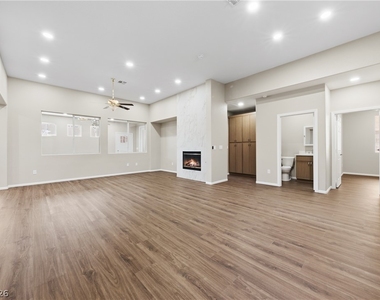 9613 Cherry Canyon Avenue - Photo Thumbnail 10