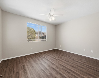 9613 Cherry Canyon Avenue - Photo Thumbnail 7