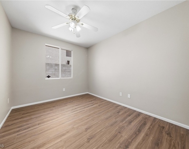 9613 Cherry Canyon Avenue - Photo Thumbnail 14