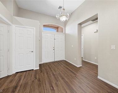9613 Cherry Canyon Avenue - Photo Thumbnail 6