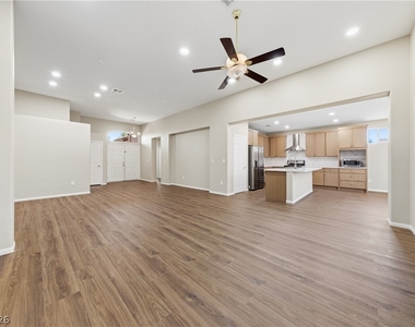 9613 Cherry Canyon Avenue - Photo Thumbnail 12