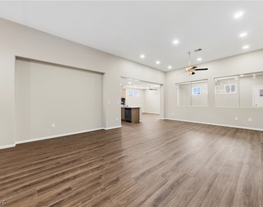9613 Cherry Canyon Avenue - Photo Thumbnail 13