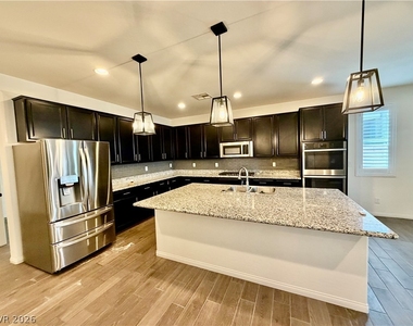 1602 Morning Bell Avenue - Photo Thumbnail 3