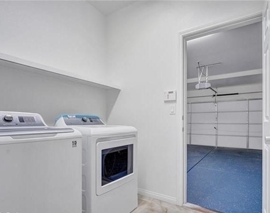 6375 Mount Eden Avenue - Photo Thumbnail 3