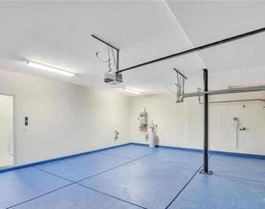 6375 Mount Eden Avenue - Photo Thumbnail 2