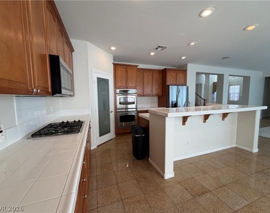 459 Wendover Hills Avenue - Photo Thumbnail 5