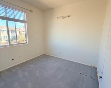 8010 Arcadian Lane - Photo Thumbnail 14