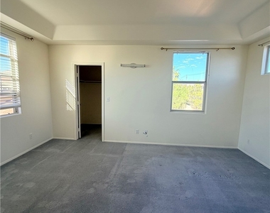 8010 Arcadian Lane - Photo Thumbnail 16