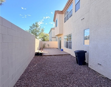 8010 Arcadian Lane - Photo Thumbnail 20