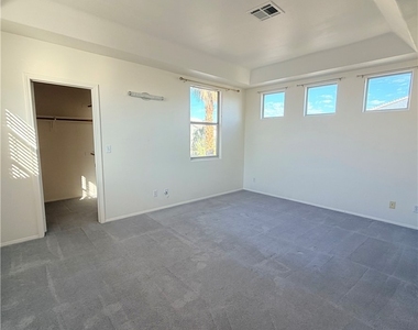 8010 Arcadian Lane - Photo Thumbnail 15