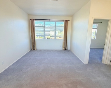 8010 Arcadian Lane - Photo Thumbnail 10