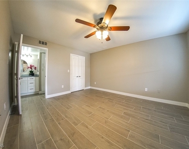 5055 W Hacienda Avenue - Photo Thumbnail 10