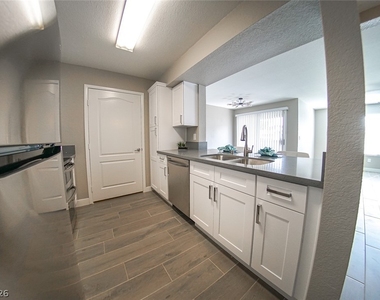 5055 W Hacienda Avenue - Photo Thumbnail 5