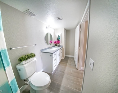 5055 W Hacienda Avenue - Photo Thumbnail 15