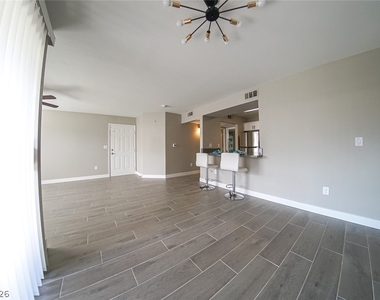 5055 W Hacienda Avenue - Photo Thumbnail 9