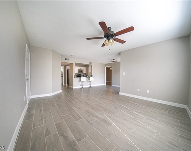 5055 W Hacienda Avenue - Photo Thumbnail 8