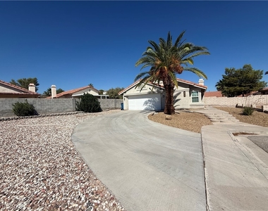 652 Collete Circle Circle - Photo Thumbnail 1