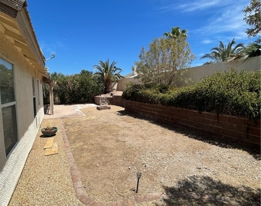 559 Apostle Drive - Photo Thumbnail 8