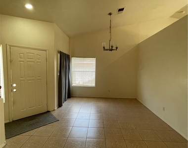 559 Apostle Drive - Photo Thumbnail 4