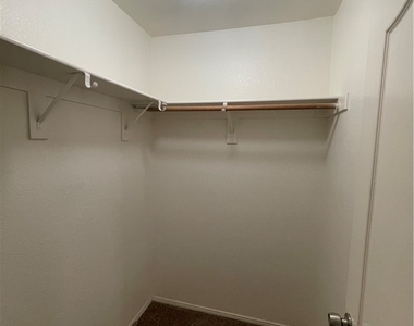 559 Apostle Drive - Photo Thumbnail 28