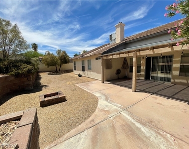 559 Apostle Drive - Photo Thumbnail 11