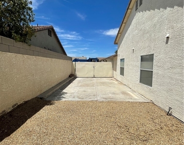559 Apostle Drive - Photo Thumbnail 7