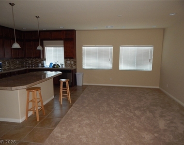 5869 Pillar Rock Avenue - Photo Thumbnail 10