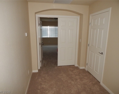 5869 Pillar Rock Avenue - Photo Thumbnail 16
