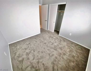 3721 Nairobi Lane - Photo Thumbnail 16