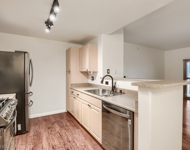 8250 N Grand Canyon Drive - Photo Thumbnail 3