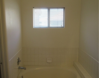 5125 W Reno Avenue - Photo Thumbnail 20